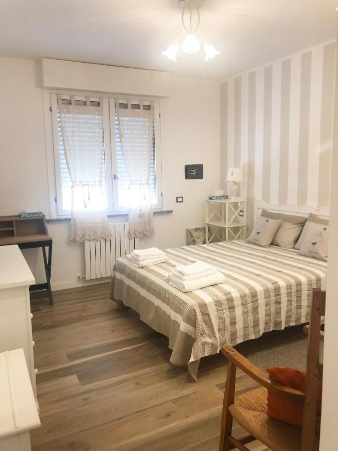 La Rosa Bianca Bed & Breakfast รอซซาโน ภายนอก รูปภาพ