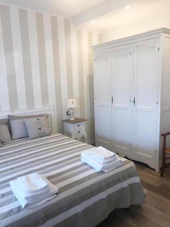 La Rosa Bianca Bed & Breakfast รอซซาโน ภายนอก รูปภาพ